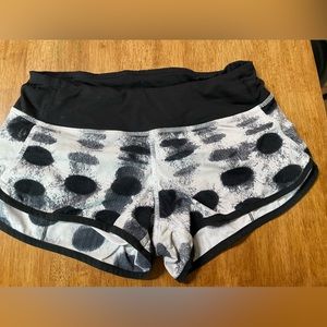 RARE Lululemon speed ups Size 2 Polka Dots 2.5 Length